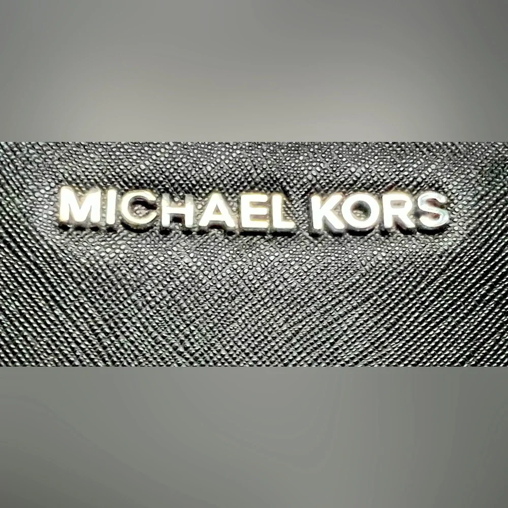 Michael Kors 🖤 Black Leather Wallet EUC